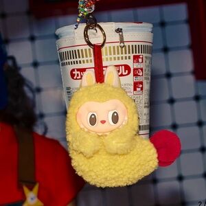 THE MONSTERS Wacky Mart
Series-Earphone Case NWT